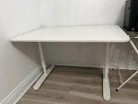 Bureau bon condition/ Desk good condition