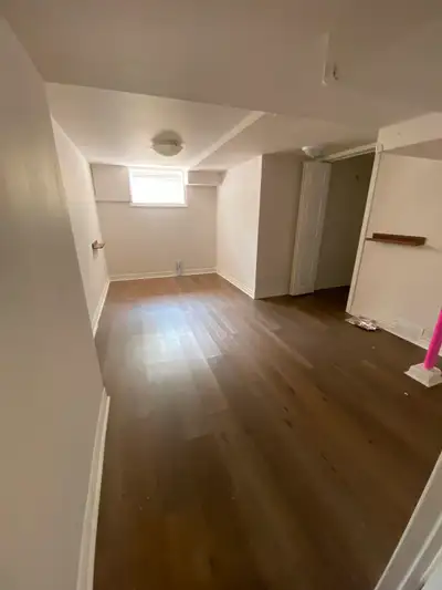 Female Roommate Wanted (Student house)