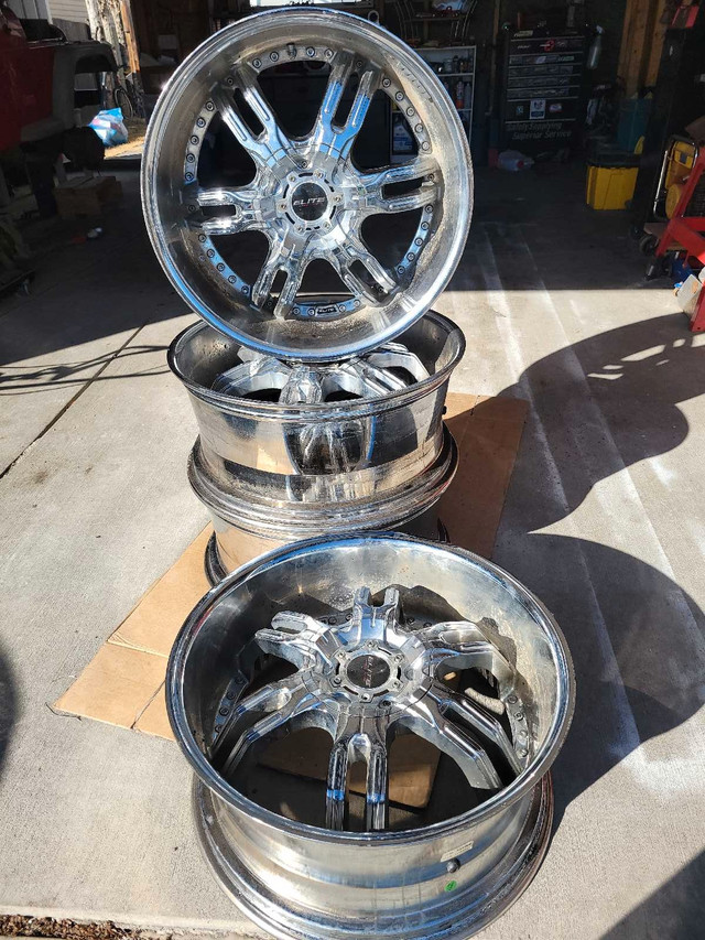 22 inch (9.5x22) rims, 6x132 bolt pattern in Tires & Rims in Edmonton
