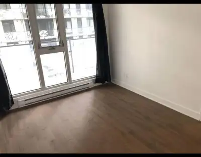 Available Immediately or from December 1st A modern 3½ unit in a premium Griffintown building — step...