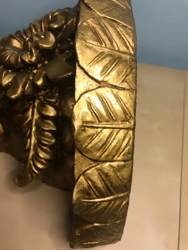 Wow!  Ornate Gilt Wall Shelf w Flowers & Hummingbird in Arts & Collectibles in Ottawa - Image 8