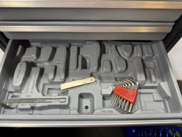 Plastic Black 3 Drawer Tools Chest With Some Tools in Tool Storage & Benches in St. Catharines - Image 8