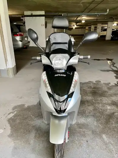 Silver mobility scooter ET3 Classic for sale at $2,200 ready to go having had a tune up and new batt...
