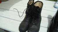 army combat boots  size 3.5
