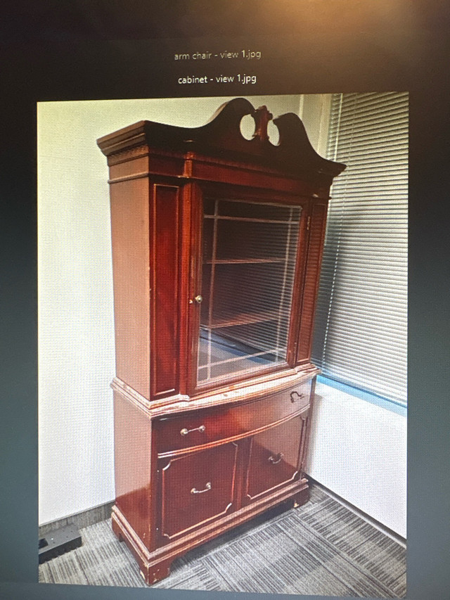 Antique display cabinet in Hutches & Display Cabinets in City of Toronto