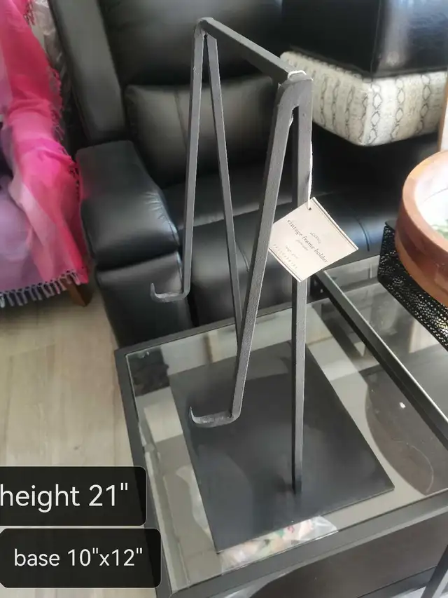 Pottery Barn Vintage Frame Holder heavy  iron in Home Décor & Accents in Lethbridge - Image 2