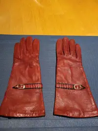 Gants rouges de la Roumanie en cuir COMME NEUFS