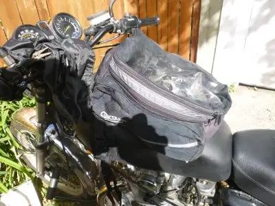 Kawasaki Concours tank bag. includes straps Clear top for map rubber back to protect tank