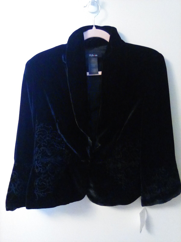 Ladies blazers- New in Women's - Tops & Outerwear in Cape Breton - Image 3