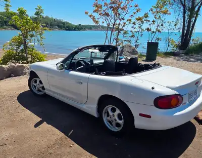 Mazda miata 1999, excellent shape, never winter driven, no rust anywhere. Interior excellent shape....
