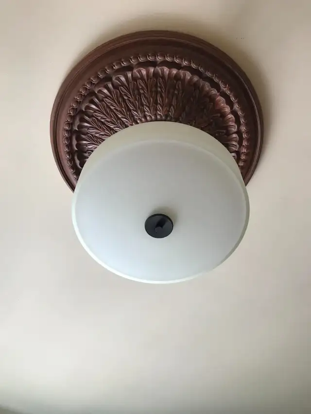 Luminaire plafonnier in Indoor Lighting & Fans in Québec City - Image 3