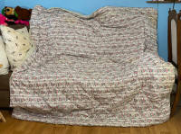 DOUBLE BED: BLANKET, FITTED, FLAT SHEETS, & PILLOW CASES