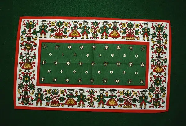 Austrian folk linen and other collectibles in Home Décor & Accents in Ottawa - Image 9