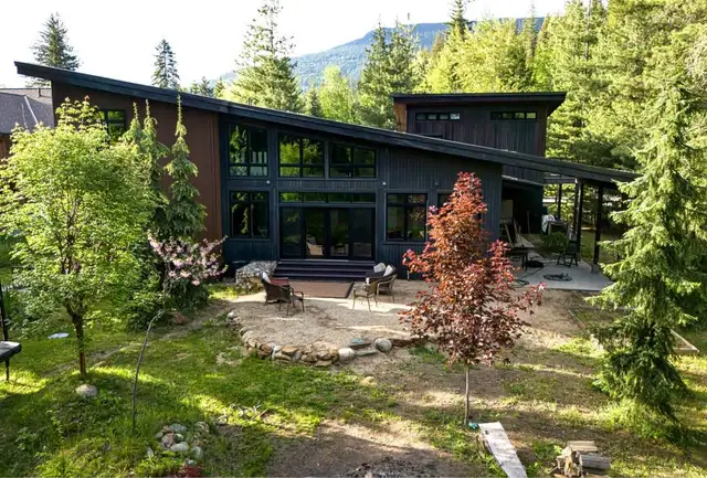 Winter Rental in Revelstoke, fully furnished 3bed/2.5bad in British Columbia in Canada - Image 2