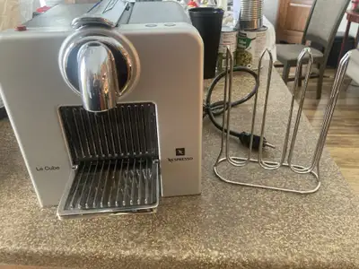 Machine à café Nespresso - Cube, View more