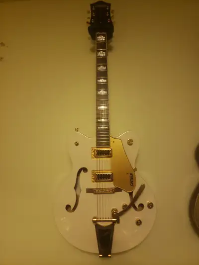 Gretsch Electromatic Arctic White Semihollow, View more