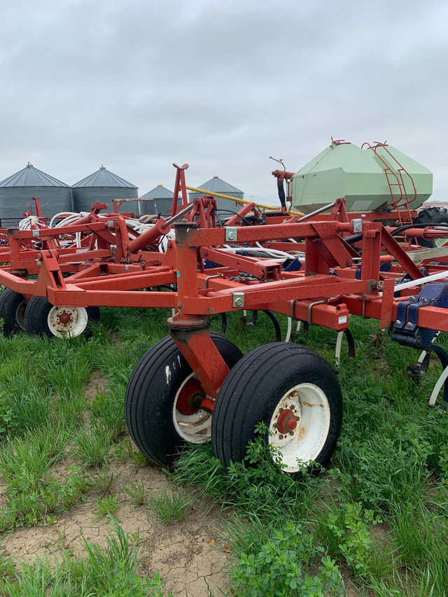 Morris Maxim II 60’ Drill and Air Cart in Farming Equipment in Swift Current - Image 4