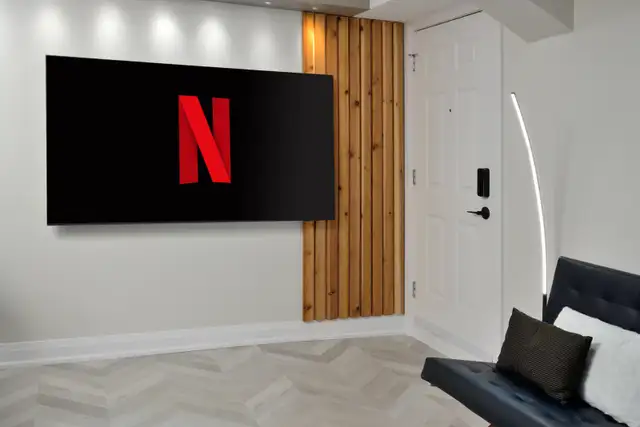75 inches Smart TV in TVs in City of Toronto - Image 3