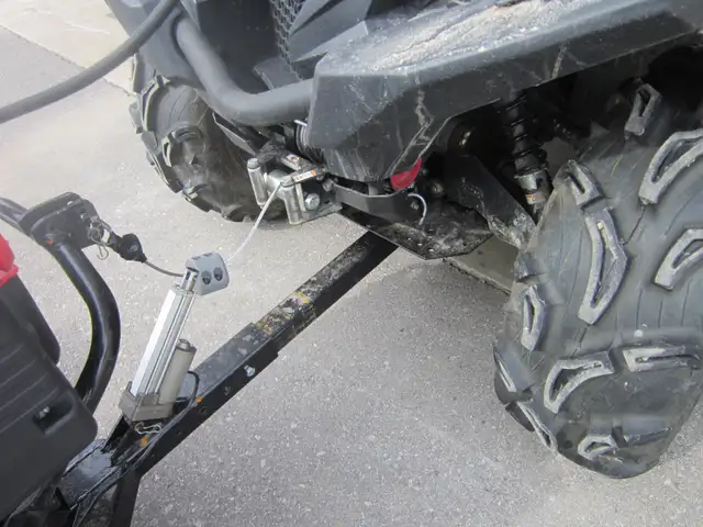 SNOW BLOWER FOR FRONT OF ATV in Snowblowers in Kawartha Lakes - Image 6