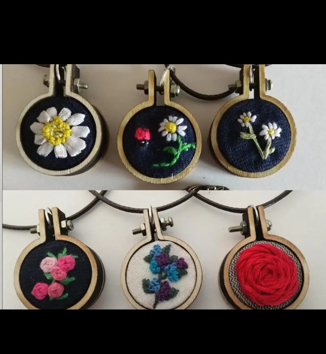 Mini Embroidery Hoop Pendant Necklaces in Jewellery & Watches in Grande Prairie - Image 2