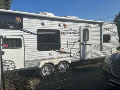 29.5 ft long Everything works New electric awning installed Summer 2022 DVD in stereo We have never...