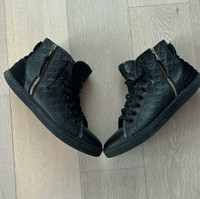 (Used) Louis Vuitton Punchy sneaker boot Black size 39