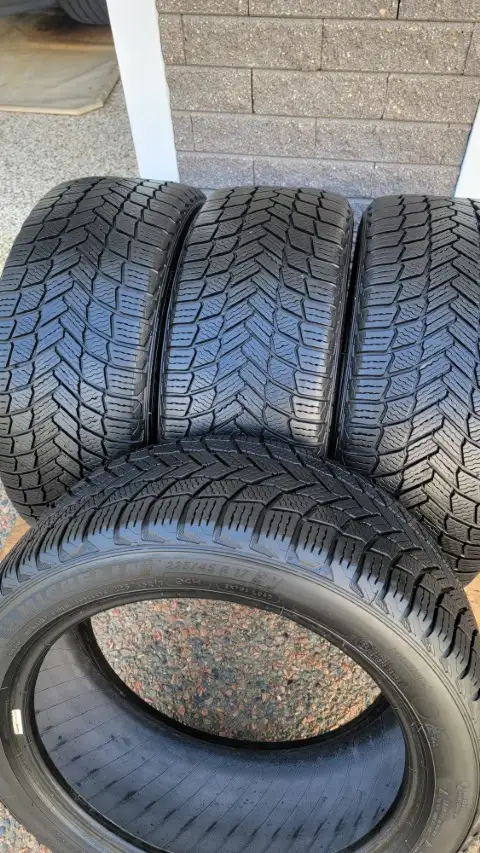 225/45R/17 MICHELIN X ICE SNOW TOIRES IN VERY GOOD CONDITION in Tires & Rims in Dartmouth - Image 9