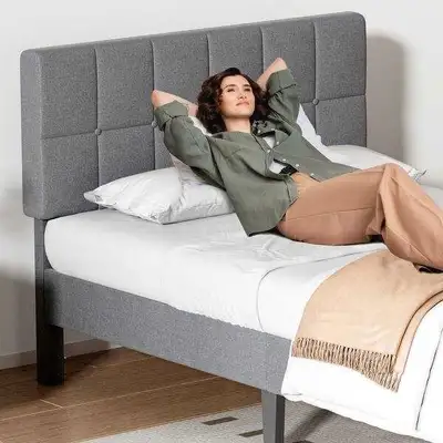 Lit en Bois à Vendre – Qualité Supérieure + Livraison Rapide!, Voir plus
