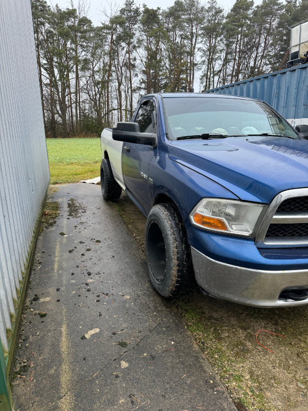 $10,000 - 2010 DODGE RAM 1500 4 X 4 in Cars & Trucks in Guelph - Image 2