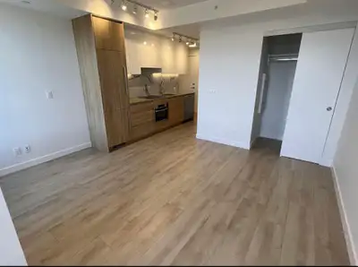 For Rent: Studio Condo in Surrey – Prime Location! Address: 10626 City Parkway, Surrey, BC Rent: $1,...