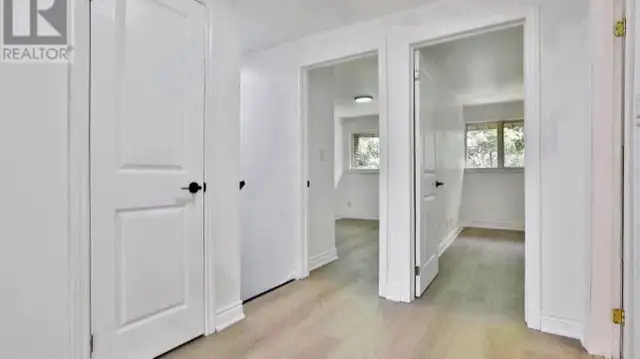 Room for rent near York University in Room Rentals & Roommates in City of Toronto - Image 2