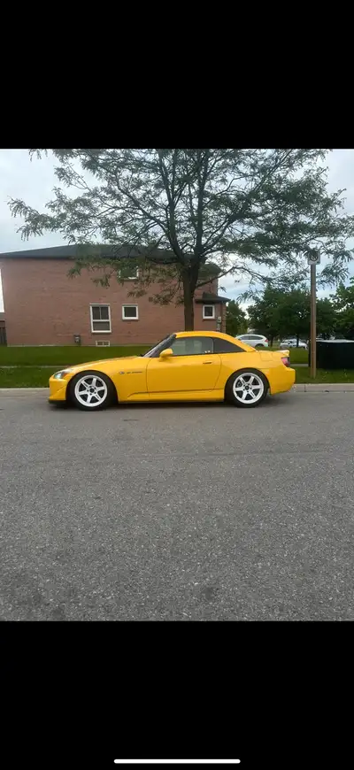 Up for sale is 2001 Honda S2000. 208xxx km (129xxx miles) (U.S. Car) Exterior - Ap2 Front bumper - C...
