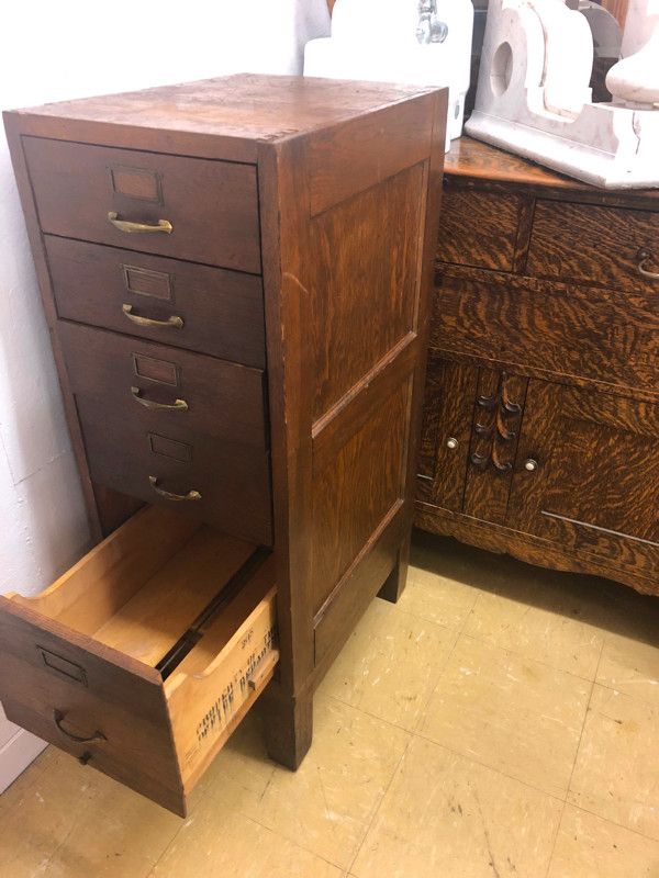 Antique solid oak file cabinet in Arts & Collectibles in Kingston - Image 2