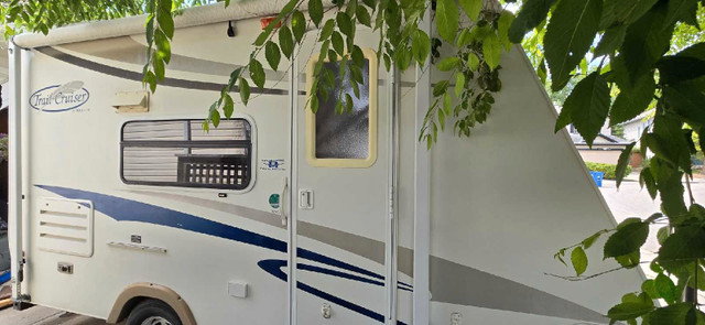 2007 18' Hybrid Trailer - Trail Cruiser C17 in Travel Trailers & Campers in Calgary - Image 4