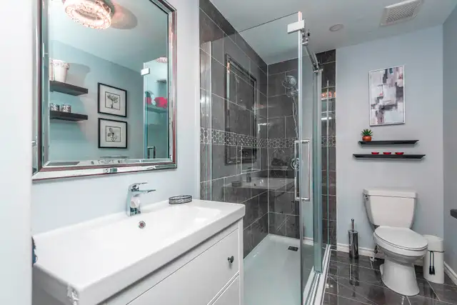 Bedroom with Ensuite – Available July 1st, 2026 in Room Rentals & Roommates in Ottawa - Image 3