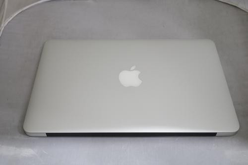 Apple A1466 13in Laptop i5 1.3GHz 4GB 128GB SSD - excellent cond in Laptops in Abbotsford - Image 2