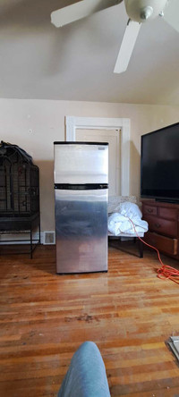 Danby fridge excellent condition. 