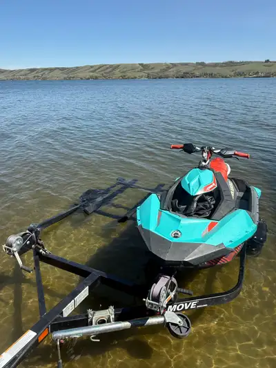 2017 Seadoo Trixx and double trailer comes with cover runs great 94 hrs text or call 306-631-4614