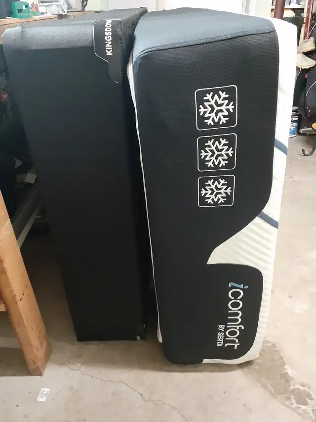 Twin XL Serta IComfort Bed in Beds & Mattresses in Kingston - Image 3