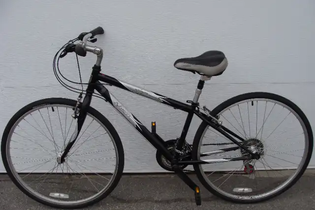 Norco Vélo Hybrid Bike 700x35C 21-vit./spd. T.BEAU/V.GOOD in Cruiser, Commuter & Hybrid in Laurentides - Image 7