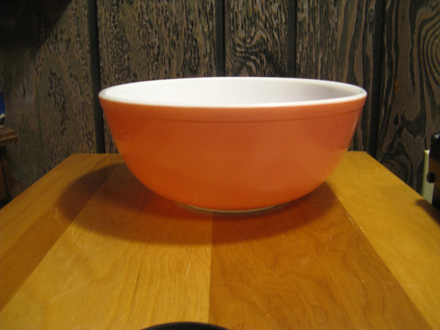PYREX rose 404 U.S.A. 4QT in Other in Trois-Rivières - Image 3
