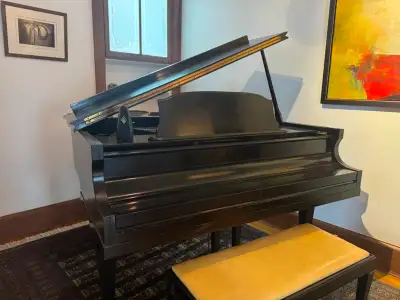 PIANO demi-queue / Baby grand PIANO !, View more