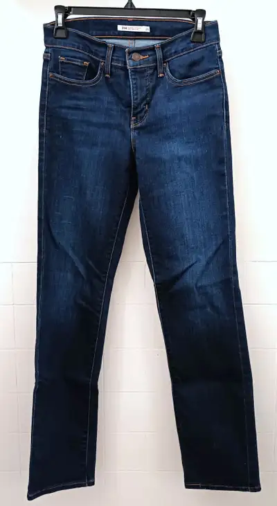 Levi's 314 Shaping Straight Jeans 26x32 Mid Rise Med. Stretch, View more