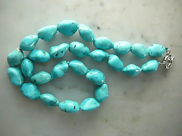 Élégant collier pierres turquoises fait main, long 18" in Other in City of Montréal - Image 3