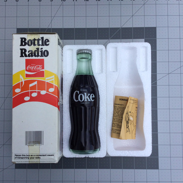 Coca Cola Bottle Radio  in Arts & Collectibles in Edmonton - Image 4