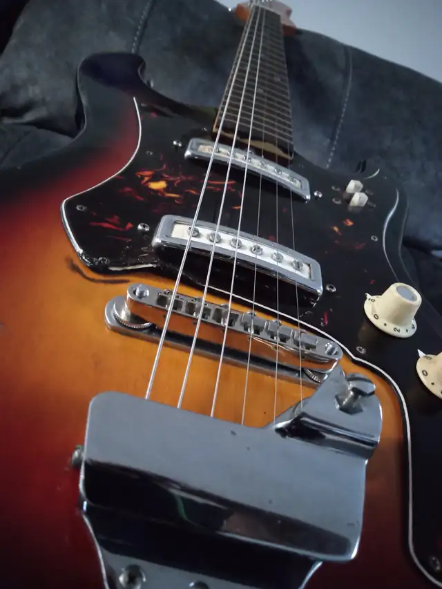 1969 Silvertone in Guitars in Mississauga / Peel Region - Image 9