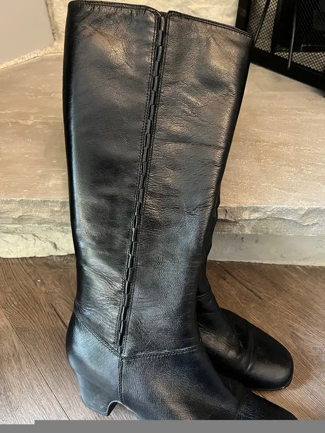 Women’s leather boots- sz 10 in Women's - Shoes in Kitchener / Waterloo - Image 3