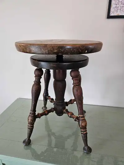 Antique Mahogany Organ Stool Thomas Organ Co., View more