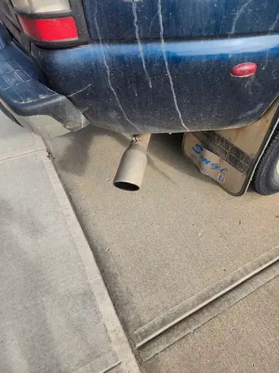 Diesel duramax 2001 dully with a lot of power no Def.brakes done with calipers all around with paper...