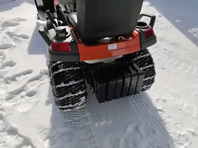 souffleuse à neige et tracteur à  gazon in Snowblowers in Laurentides - Image 3